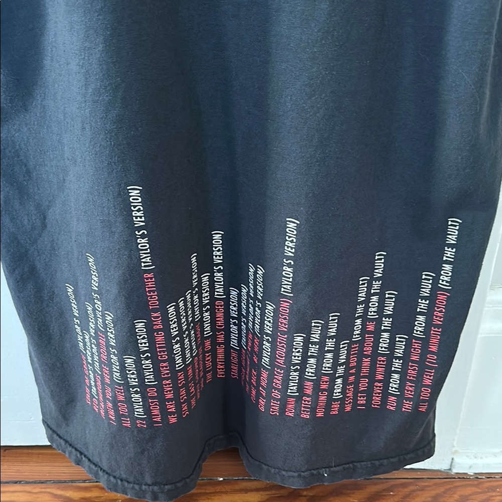 Taylor Swift Tee - Picture 7 of 7